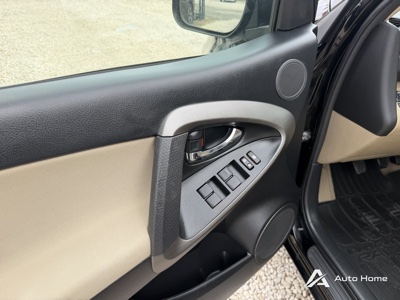 Toyota RAV4 2011