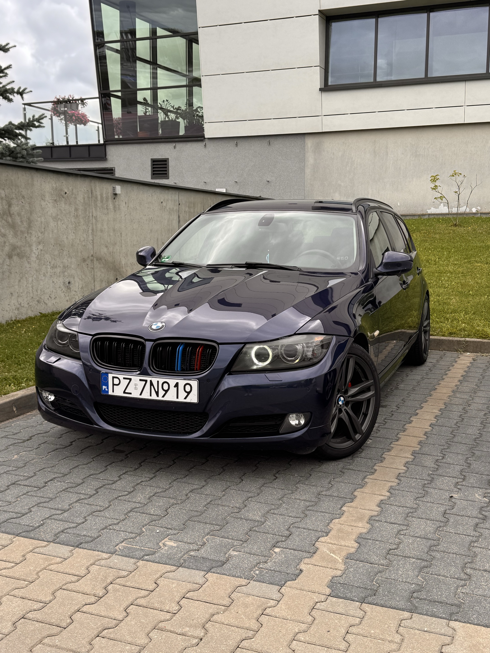 BMW 3 Series 2010